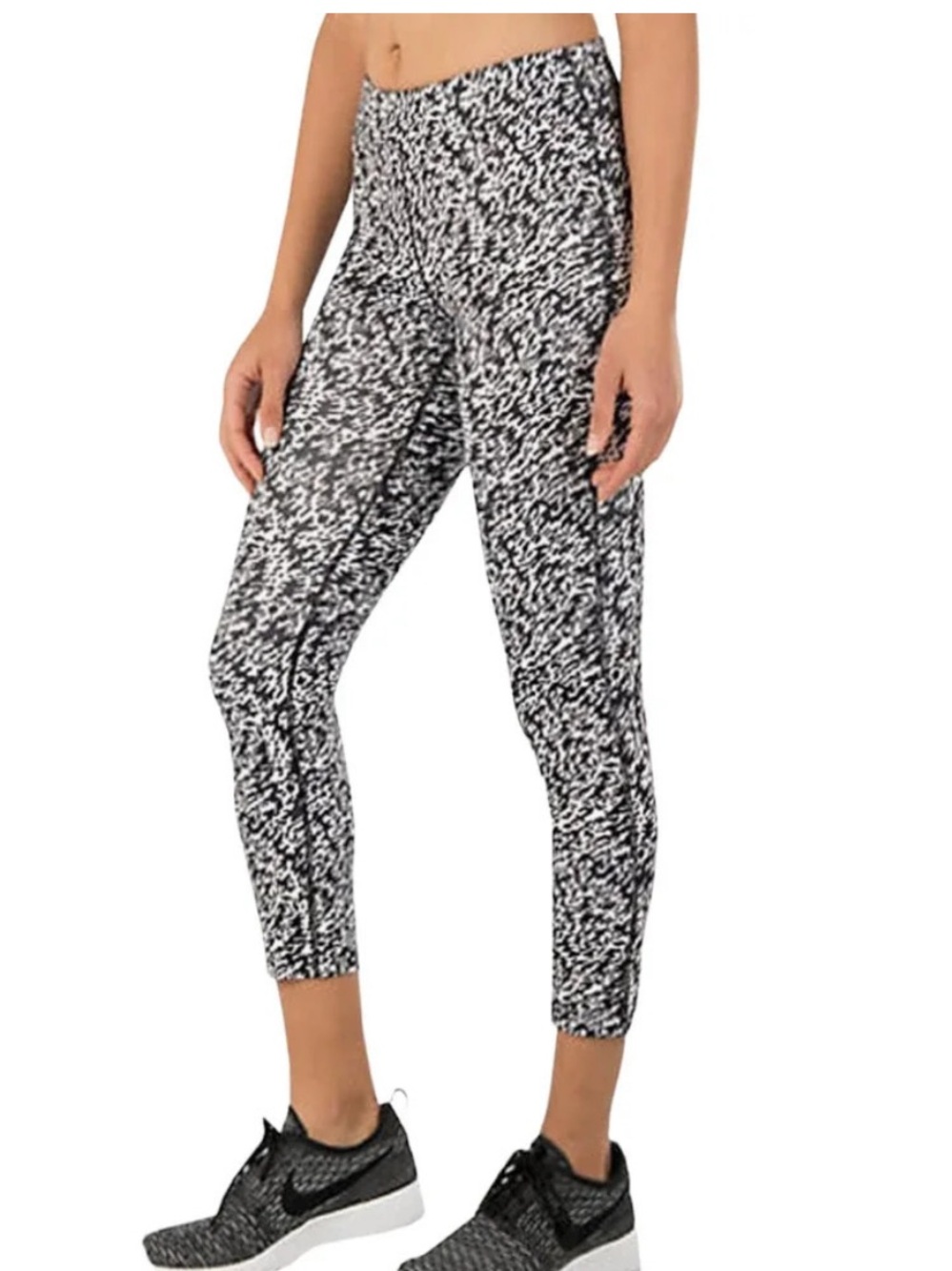 Nike Pronto Essential Running Crop Leggings in Black & White Print | Size Large